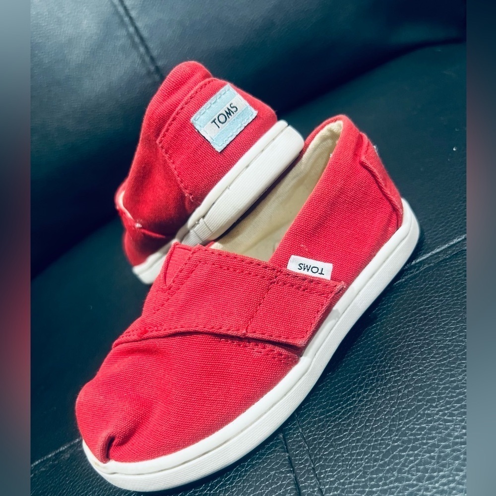 TOMS ALPARGATA RED CANVAS SHOES SIZE US T 7 Hook And Loop Slip On